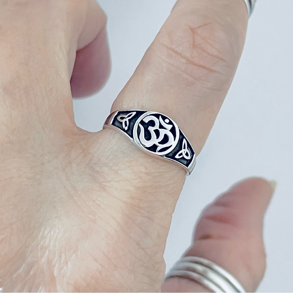 Sterling Silver OM Ring with Little Triquetra, Yoga Rings, Celtic Knot Jewelry,